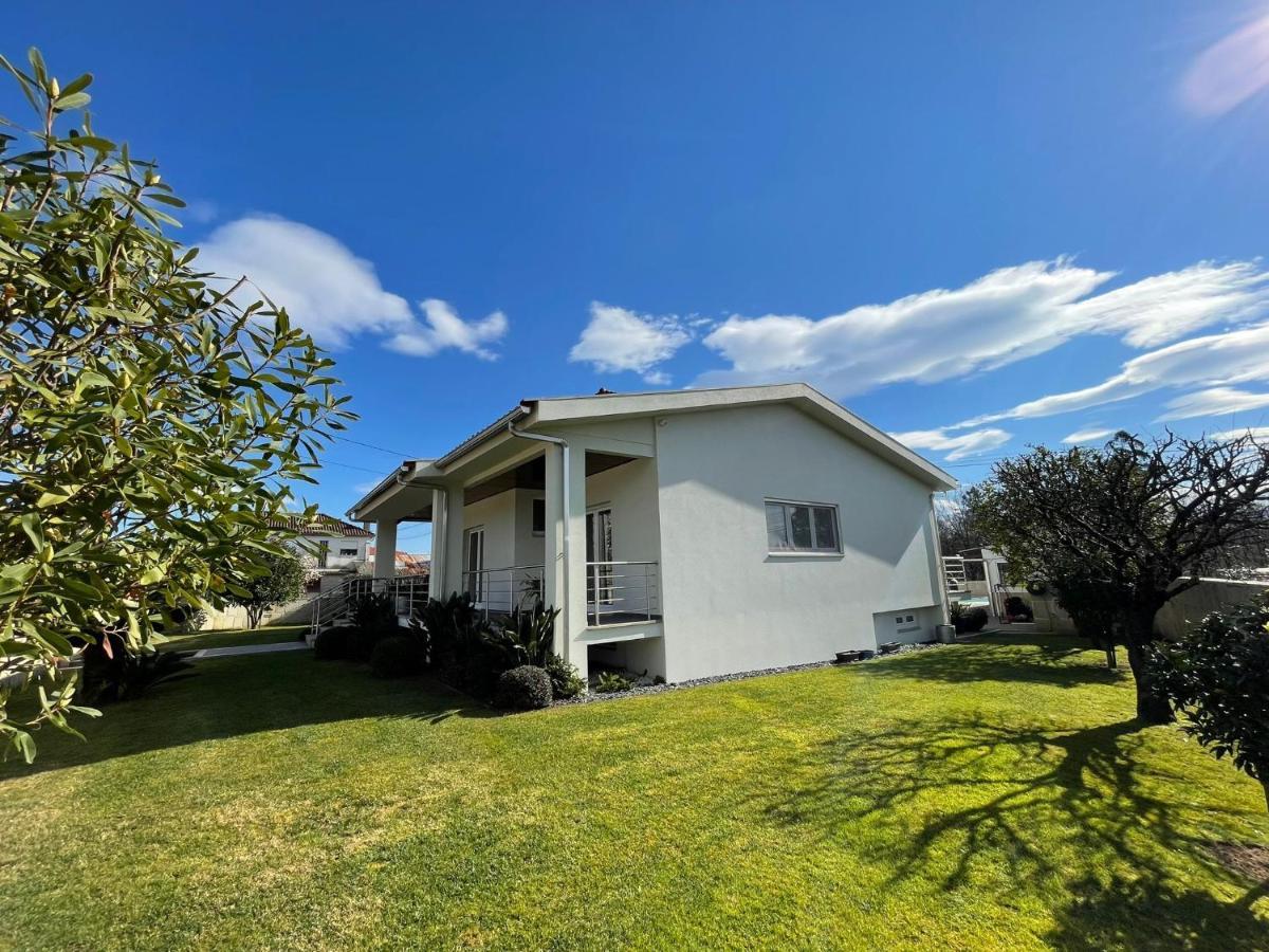 Ucha Villa Barcelos Exterior photo